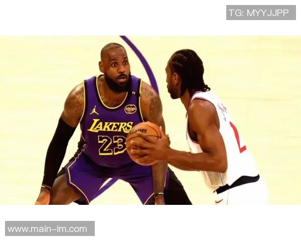 詹姆斯在快船训练引发湖人紧张局势意在施压球队不愿他复出