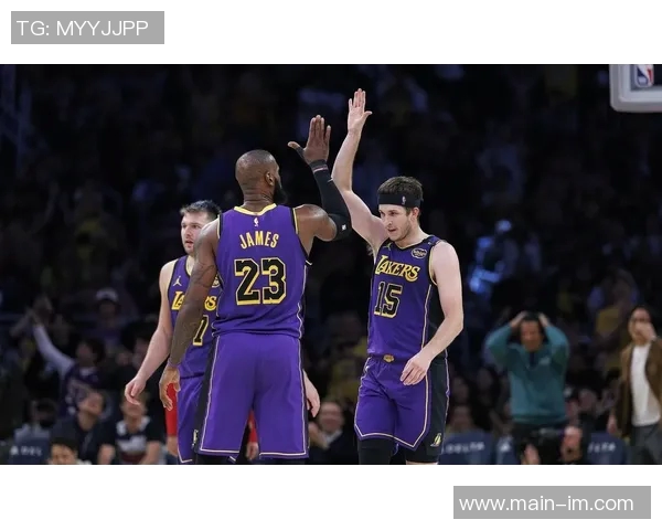 湖人失误频繁落后76人东契奇提前退场恩比德表现抢眼拿下20分5篮板